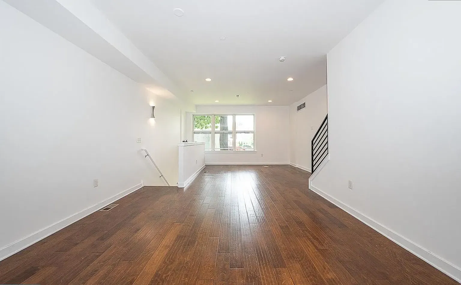 3 bed, 2230 sqft, $3,500 — Photo 1