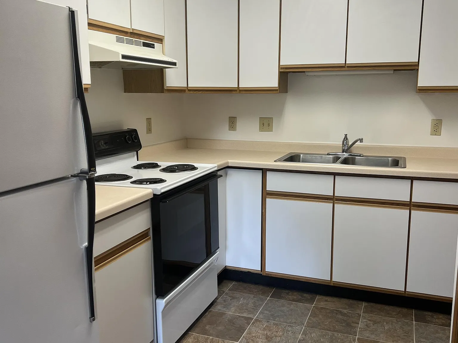 912 S 6th St - 6 — Photo 1