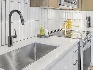 11S1D | 1 Bed / 1 Bath + Den | 847 SF