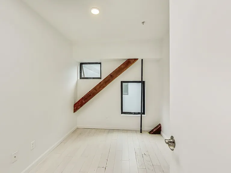 674 23rd St — Photo 21