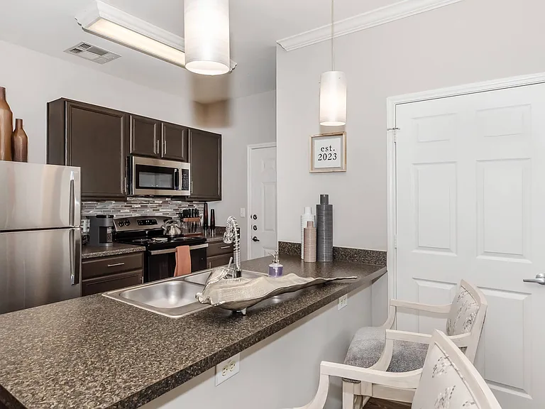 Estate Villas at Krum Apartments — Photo 19