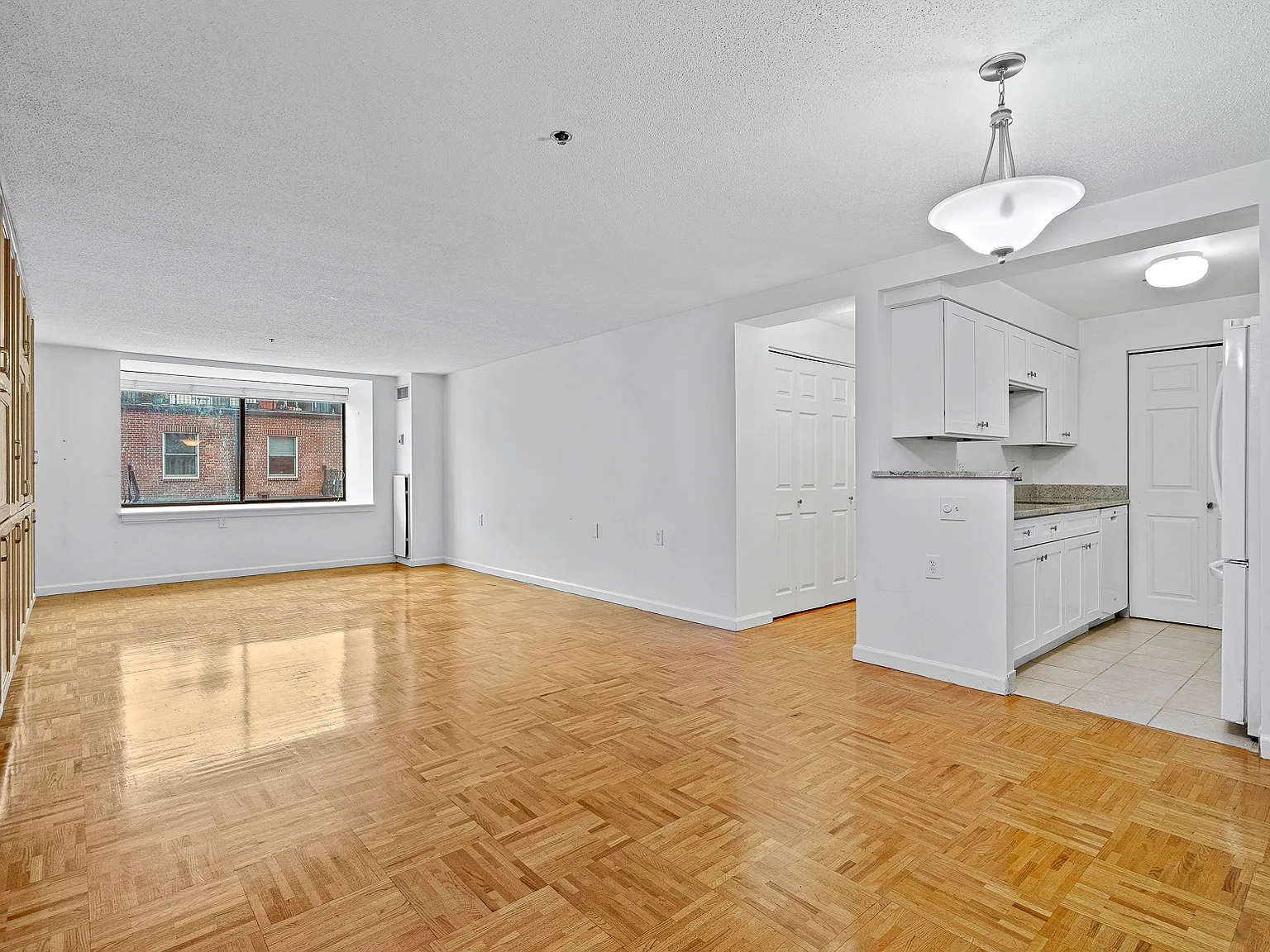 2 bed, 1306 sqft, $4,500 — Photo 4
