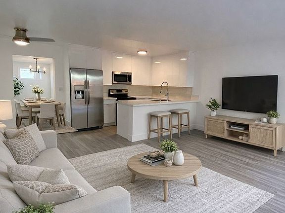 5th image of 3655 Westwood Blvd APT 9