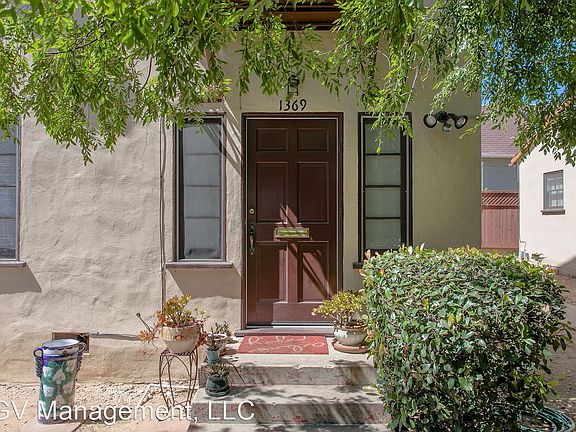 4th image of 1369 N Mentor Ave #7377420