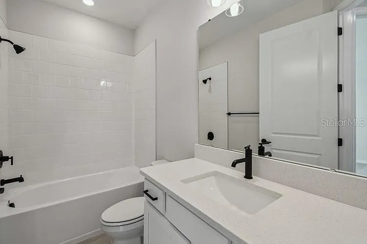 3077 Voyager Ave — Photo 8