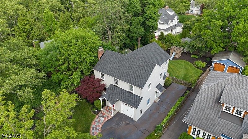 1st image of 424 Colonial Ave