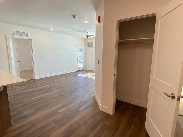 2025 E Carlson St #G108 — Photo 7
