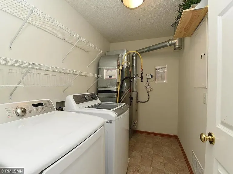 10866 Kingsfield Ln — Photo 14