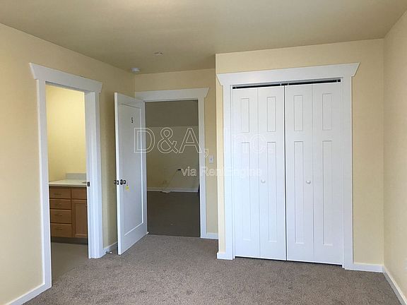 3rd image of 620 NW Kings Blvd #200-5