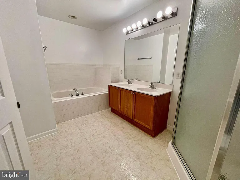 61 Quartz Rd — Photo 11