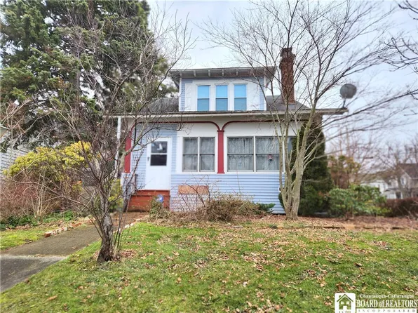 61 W 4th St, Dunkirk, NY 14048