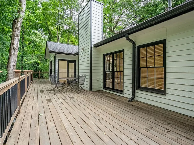 3924 Ashford Dunwoody Rd — Photo 27