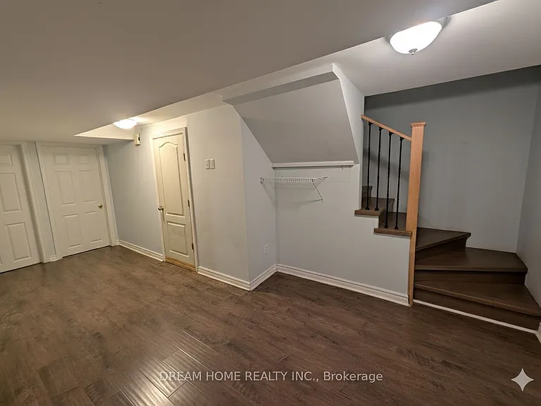 28 Carl Cres #BASEMENT — Photo 2