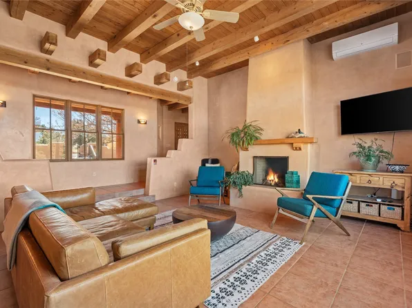 99 Alteza, Santa Fe, NM 87508