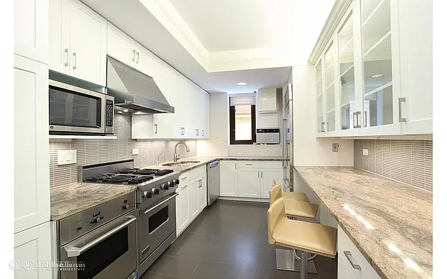 Sold by Douglas Elliman | media 8