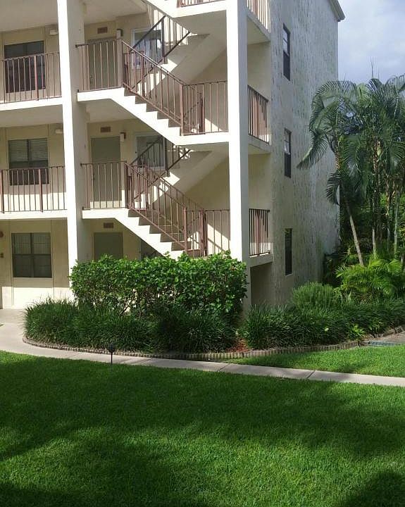 Exterior Front of BLdg