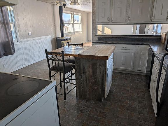 2nd image of 407 Glacier Ave