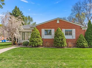 20217 River Oaks Dr, Dearborn Heights, MI 48127