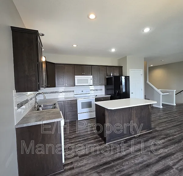 5937 N Millsboro St — Photo 8