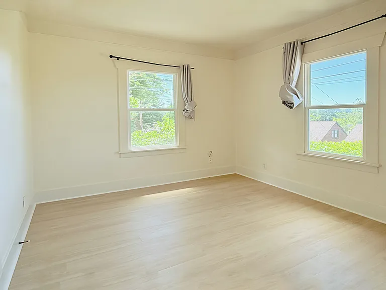 3001 E Union St — Photo 14