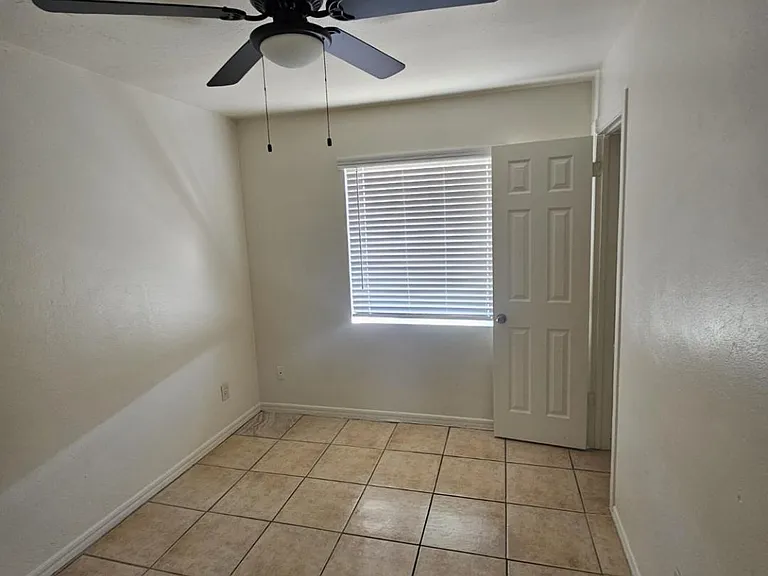 4619 E Almeria Rd — Photo 15
