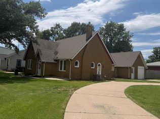 228 E 1st St, Russell, KS 67665