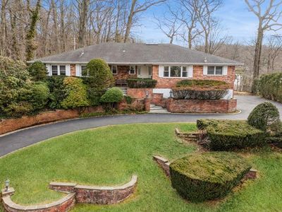 65 Finch Drive, Roslyn, NY, 11576