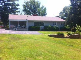 9827 Sappington Rd, Saint Louis, MO 63128