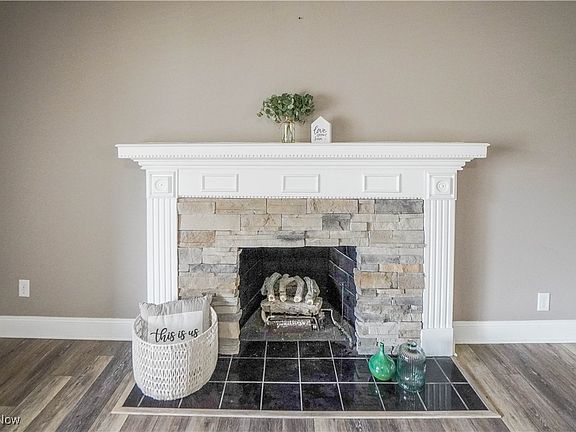 5th image of 1481 Woodbine Ave