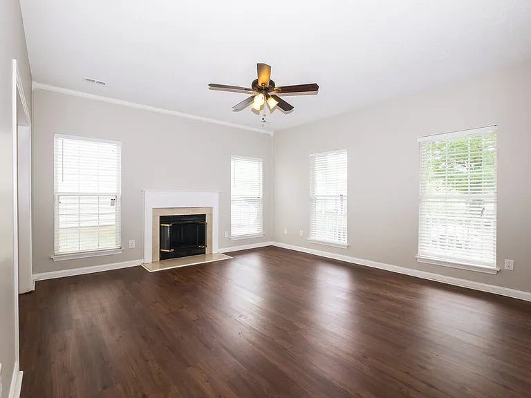10415 Battle Ct — Photo 2