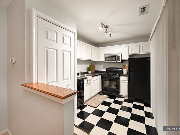 3rd image of 59 Gant Cir APT G