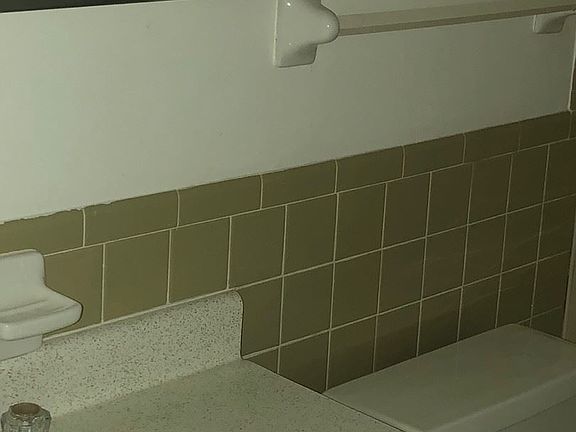 4th image of 4367 Parkway Dr APT 7