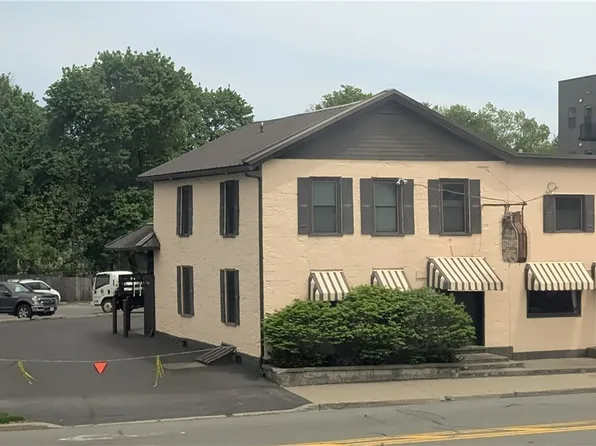 30 Utica St, Hamilton, NY 13346