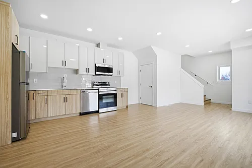 2 Villeneuve Blvd Photo 1