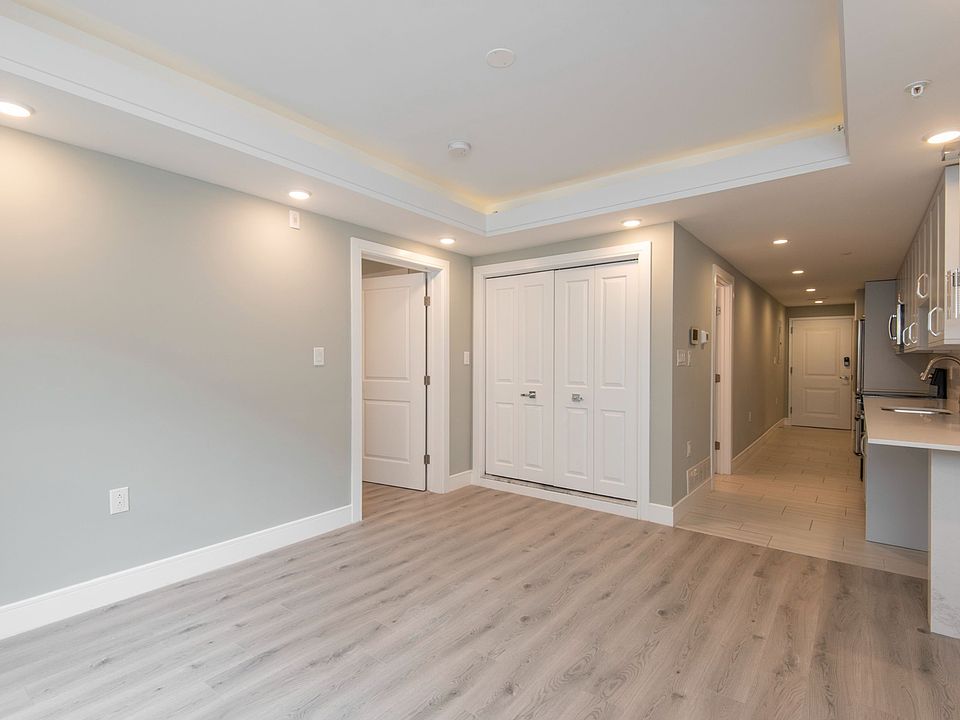 1st image of 1133 E Columbia Ave #405