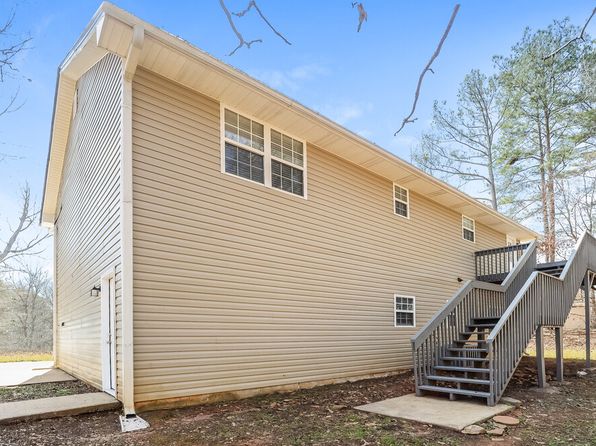 295 Widgeon Dr, Newnan, GA 30263