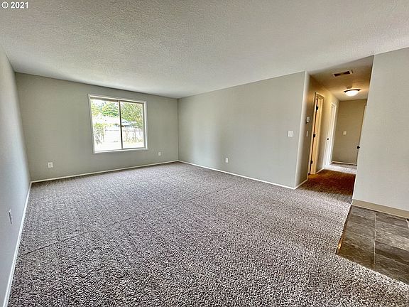 5th image of 14418 NE 71st Cir