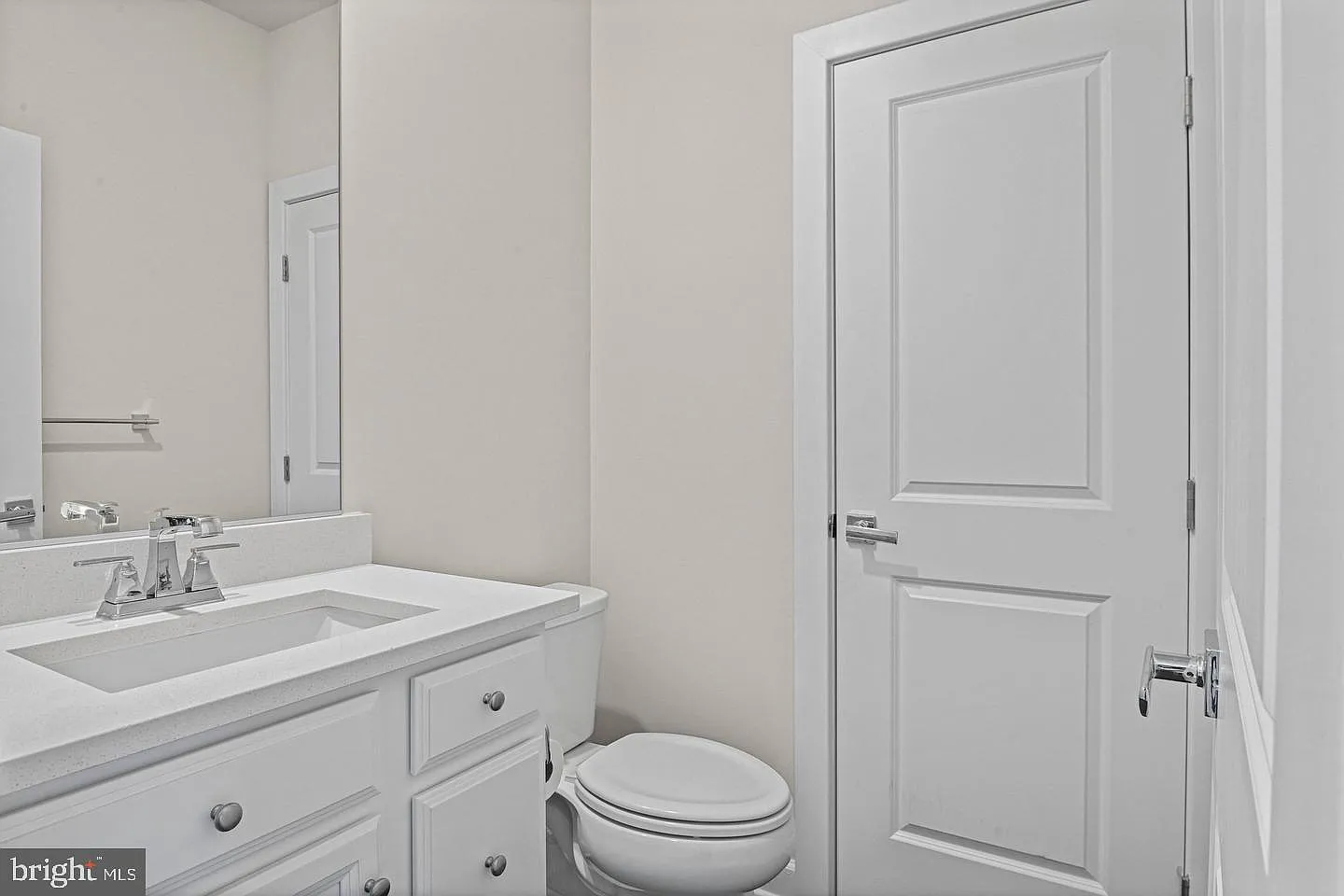 4 bed, 5.0 bath, 2708 sqft, $4,000 — Photo 4