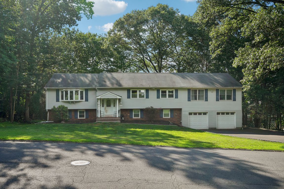 27A Claremont Ln-S1007-001.jpg