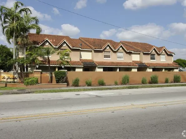 18328 NW 68th Ave APT E, Hialeah, FL 33015