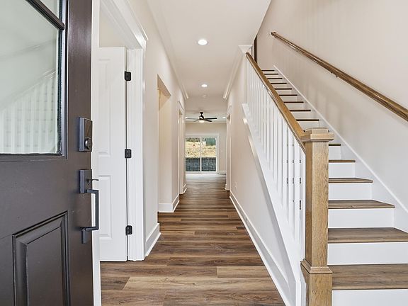 4th image of 214 Giles St