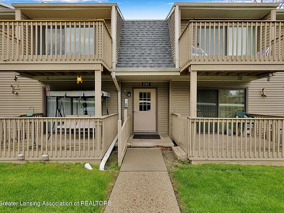 2nd image of 1747 Maple Rdg APT 17