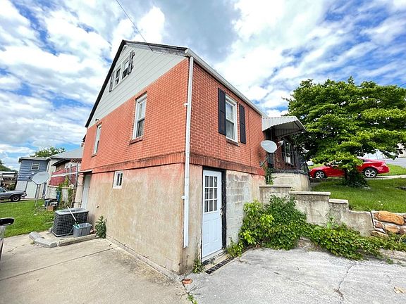 2nd image of 802 N Rockbridge Ave