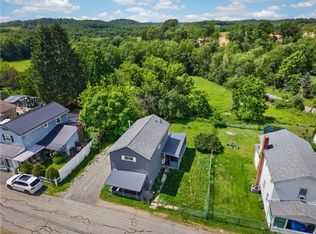 6 Hemlock St W, Bairdford, PA 15006