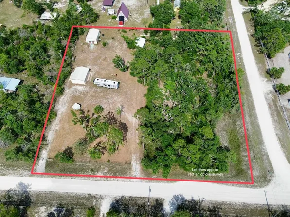 15098 Royal Oaks Dr E, Perry, FL 32348