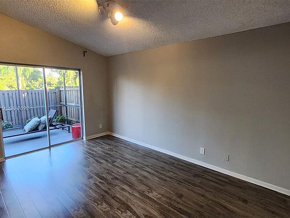 5th image of 1225 Seagrape Cir #1225