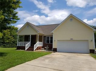 307 Lone Tree Ln, Lake Wylie, SC 29710