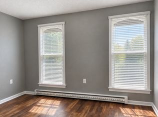 1021 Hudson Rd, Saint Paul, MN 55106