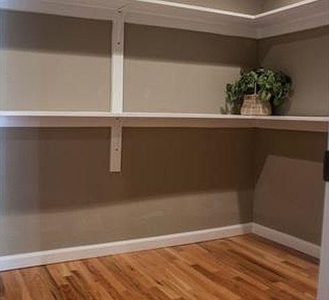 Walk In Pantry