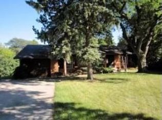 5 Elizabeth Ct, Lombard, IL 60148